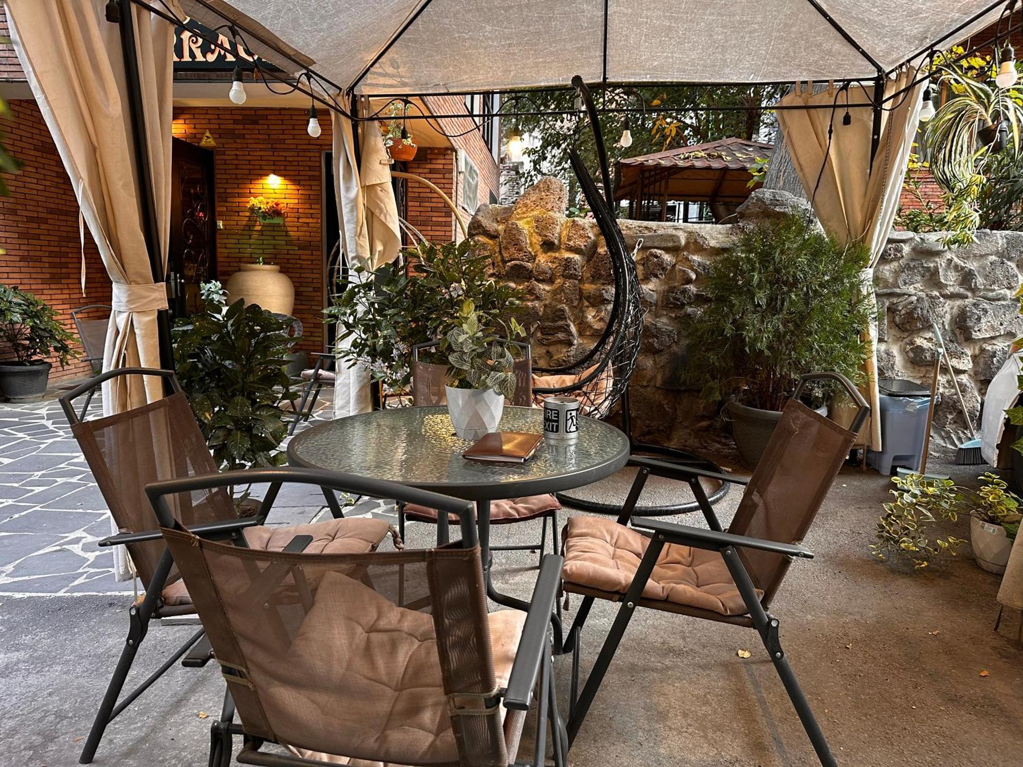 Terrace Tbilisi Center Hotell Eksteriør bilde