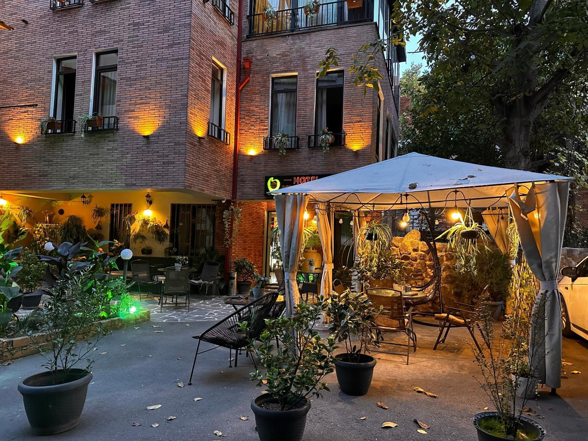 Terrace Tbilisi Center Hotell Eksteriør bilde