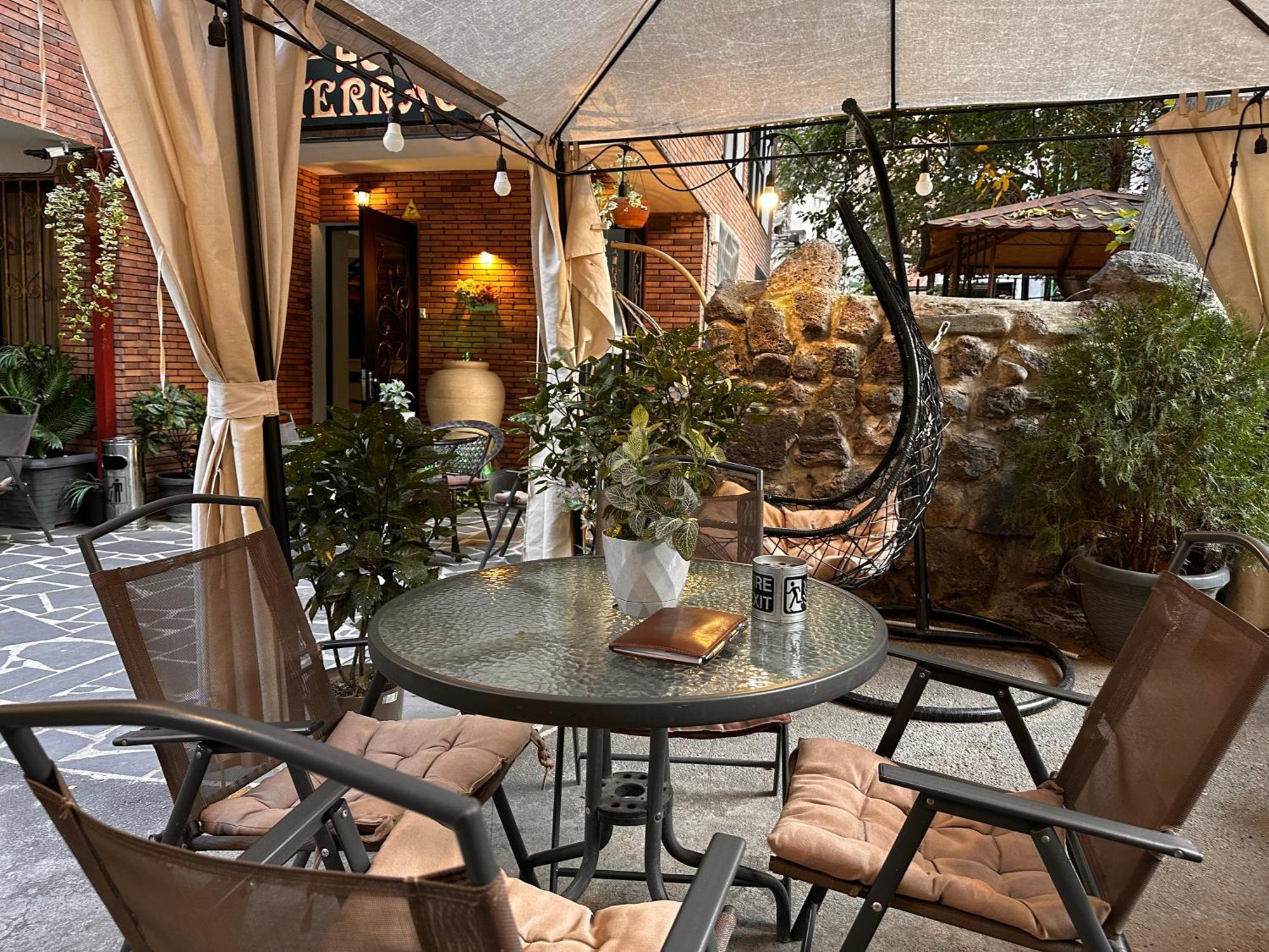 Terrace Tbilisi Center Hotell Eksteriør bilde