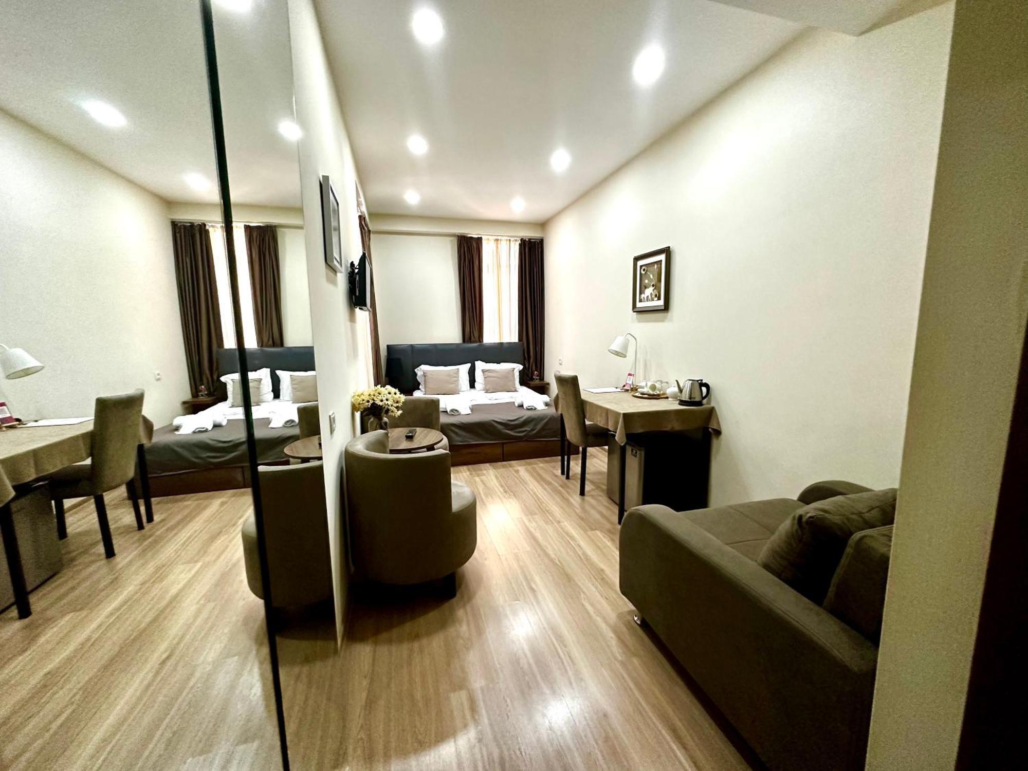 Terrace Tbilisi Center Hotell Eksteriør bilde